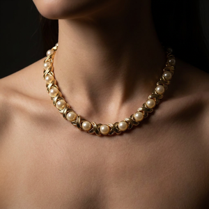 The Kiss Collar