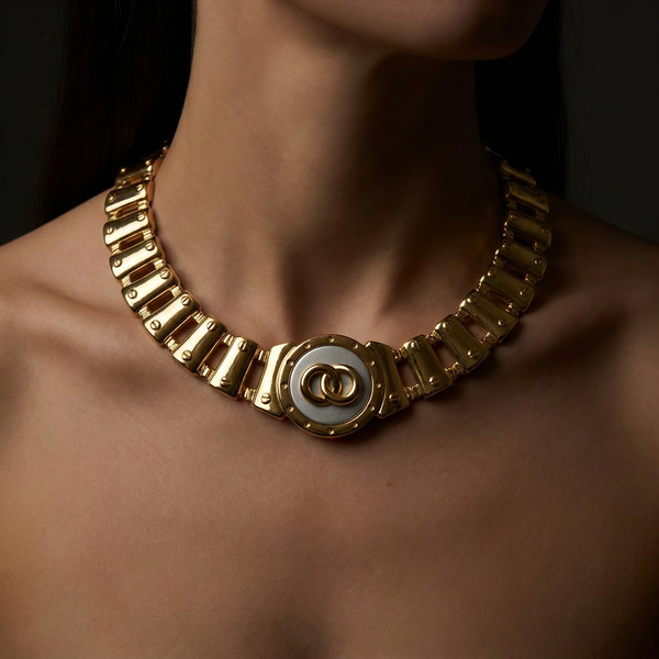 The Medallion Collar